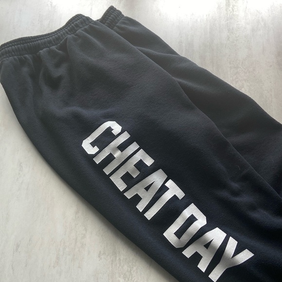 PRIVATE PARTY Sweatpants - Picture 5 of 14